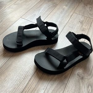 Teva - midform Universal - Black - women’s Size 5